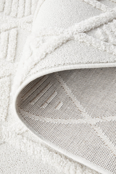 Mari Lisa White Diamond Pattern Rectangle Rug